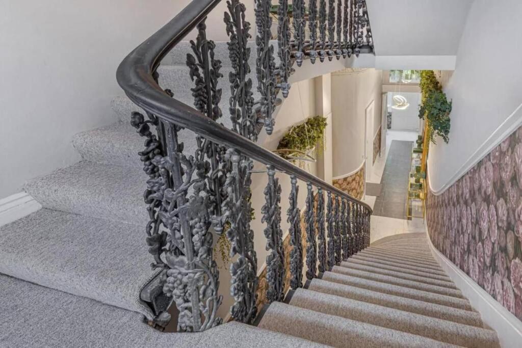 Stylish Hyde Park Home By Tube Stations With Elevator London Exteriör bild